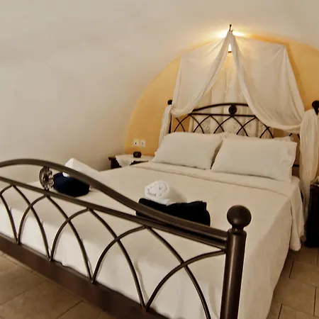 Golden East 3* Santorini Island